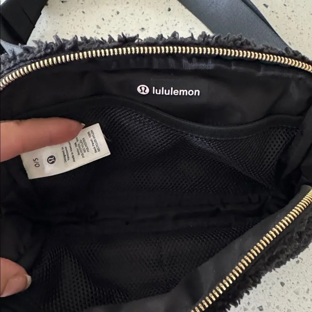 lululemon Everywhere Belt Bag Black Fleece Sherpa Gold Hardware Crossbody Casual
